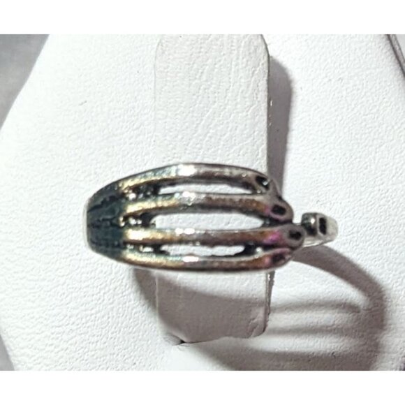Gothic Skeleton Hand Silver Tone Fashion Ring Size 5 1/2 - Picture 1 of 14